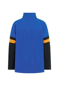 Niebieski sportowy pulower z wysokim kołnierzem, o siateczkowej strukturze, czarnymi rękawami i pomarańczowym pasem na górnej części ramienia.