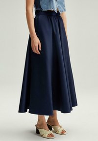 Plisirana suknja - navy blue