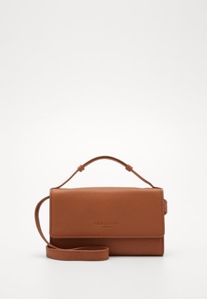 Clutches - light brown