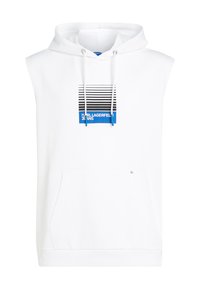 Hoodie bianco senza maniche con tasca frontale. Presenta una grafica a righe nere e blu con il logo "KARL LAGERFELD JEANS" al centro.