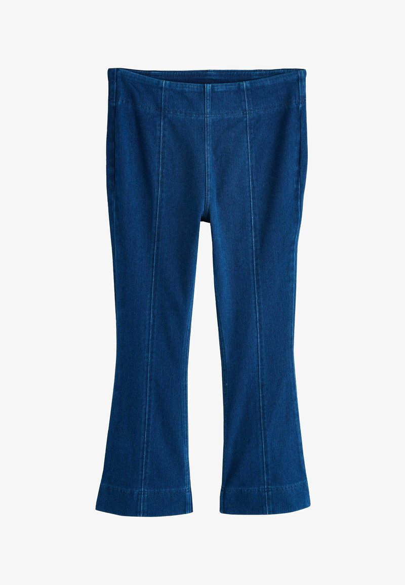 Pantalon en denim bleu foncé court avec des détails de couture à l'avant et une taille ajustée.