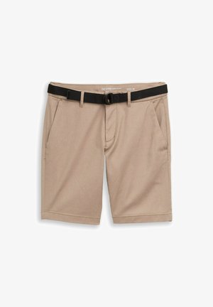 Bézs térd hosszúságú rövidnadrág oldalzsebekkel és fekete állítható övvel, fehér háttéren laposan elhelyezve.