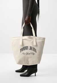 Tommy Jeans HOT SUMMER TOTE - Shopping bag - natural