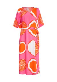 Rotes Wickelkleid mit großen orangen und weißen Zitrusfrüchte-Mustern, kurzen Ärmeln, einem V-Ausschnitt und einem Bindegürtel in der Taille.