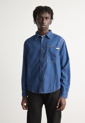 REGULAR SHIRT - Button down-skjorte - denim rinse