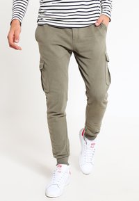 Urban Classics CARGO  - Treniņtērpa apakšdaļas - olive