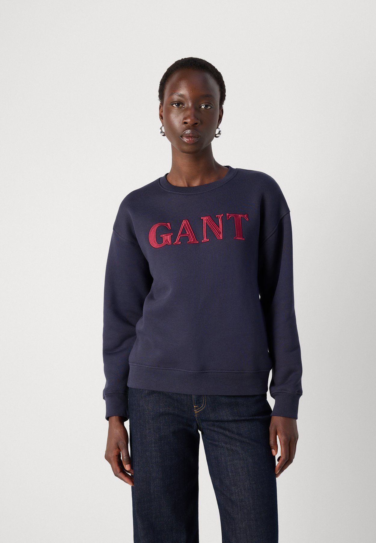 GRAPHIC C NECK