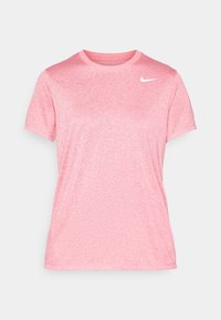 Camiseta atlética rosa de mangas cortas con cuello redondo. Hecha de un tejido ligero y texturizado. Presenta un pequeño logo blanco de Nike en el pecho.