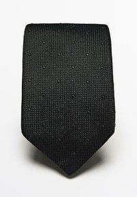 Un nœud papillon noir avec une surface texturée présentant de subtils motifs carrés en relief. Fini avec une pointe et une sensation de tissu lisse.