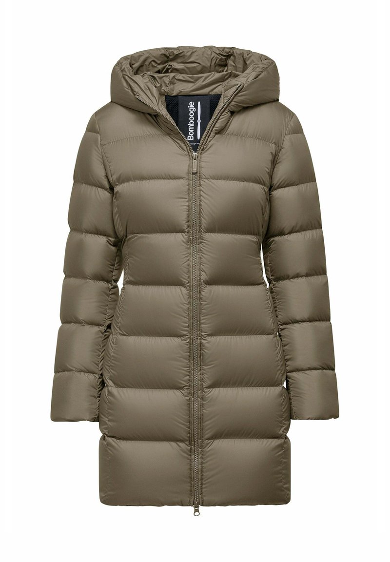 Olijfgroene pufferjas met een capuchon, voorzien van horizontale stiksels en een ritssluiting aan de voorkant. Glad, glanzend materiaal met een warm isolerend ontwerp.