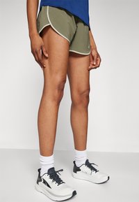 ASICS ICON SHORT - Sportiniai šortai - mantle green
