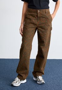 Carhartt WIP LEO PIERCE PANT STRAIGHT - Pantalones - brown
