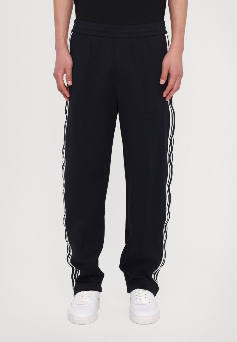 Emporio Armani - TROUSER - Joggebukse - blu navy, Forstørre