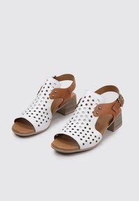 Sandra Fontán HOLES - Sandales - white