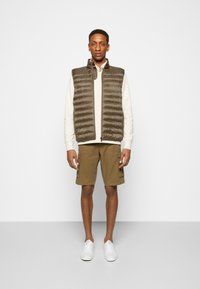 Tommy Hilfiger PACKABLE VEST - Colete - faded military