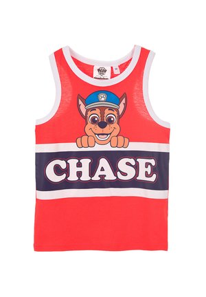 Rotes ärmelloses Kinderhemd mit weißem Rand, mit einem Cartoon-Hund mit blauem Hut und dem Wort "CHASE" in großen Buchstaben vorne.