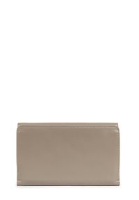 Portafoglio rettangolare in pelle taupe chiaro. Texture liscia con bordi cuciti e senza elementi metallici o motivi visibili. Design minimalista.