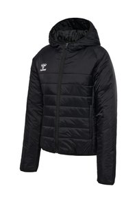 Svart, huva-puffjacka med ett kviltat mönster. Dragkedjestängning, kontrasterande trim och logotyp på övre vänstra sidan. Slät, glänsande yta.