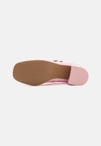 Call it Spring RUUBY B.E.D FOAM - Avokkaat - light pink