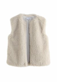 Chaleco de piel sintética en suave beige, con un diseño sin mangas, frente abierto y superficie texturizada. Sin accesorios ni patrones presentes.