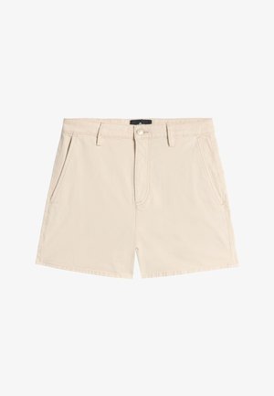 Shorts beige in cotone con tasche frontali, passanti per cintura e chiusura con bottone, disposti distesi su uno sfondo bianco.