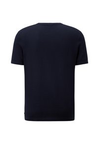 Marineblaues T-Shirt mit kurzen Ärmeln aus weichem Stoff. Es hat einen Rundhalsausschnitt und eine dezente gerippte Textur an den Schultern und dem Saum.