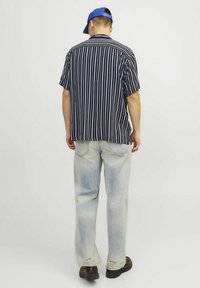 Jack & Jones HAWAII-RELAXED FIT - Shirt - sky captain