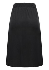 Gonna nera con vita elastica, fino al ginocchio, realizzata in tessuto morbido. Presenta un design semplice e uniforme, senza motivi o decorazioni.