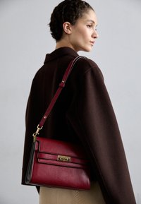 RADZIWILL - Geantă de mână - ruby
