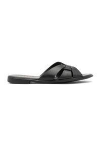 Matalakantaiset pistokkaat - black