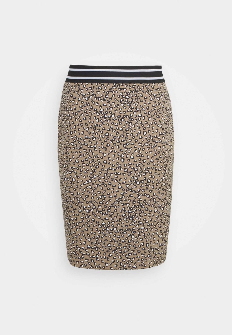 Jupe crayon beige mi-genou avec imprimé léopard noir, blanc et rose pâle et une ceinture élastique noire avec des rayures horizontales blanches.