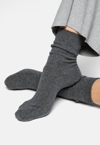 FALKE COSY WOOL - Zoknik - grau