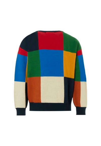 Suéter de lana colorido con grandes bloques de color en rojo, azul, verde, amarillo, marrón y crema. Cuello redondo y manga larga.