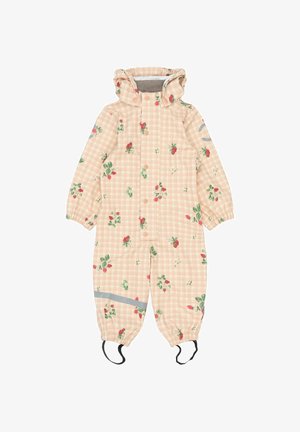 Salopette imperméable à carreaux roses avec des motifs floraux comprenant des fraises rouges et des feuilles vertes ; capuche à cordon de serrage et poignets élastiques.