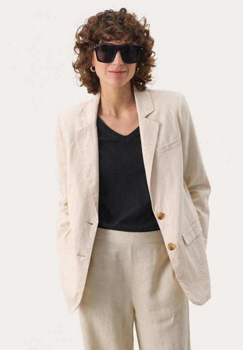 Part Two Narian Sunglasses, Black