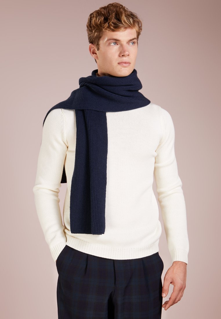 johnstons cashmere scarf