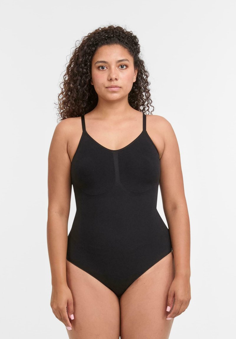 Schwarzer einteiliger Body mit dünnen Trägern, V-Ausschnitt und glatter, elastischer Textur. Keine sichtbaren Muster oder Metallelemente.