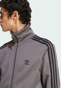 adidas Originals Majica s kapuljačom i patentnim zatvaračem - grey strata   black