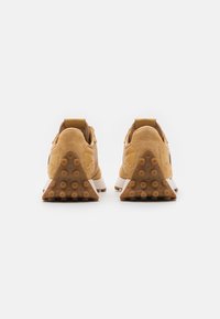 New Balance U327 UNISEX - Tossud - dolce