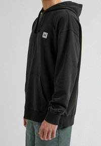 Lee Mikina s kapucí - mottled black