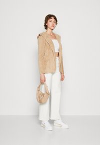 Contact Hood Sherpa Coat Humus main image 1