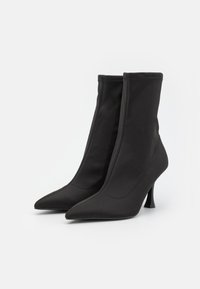 monki bottines
