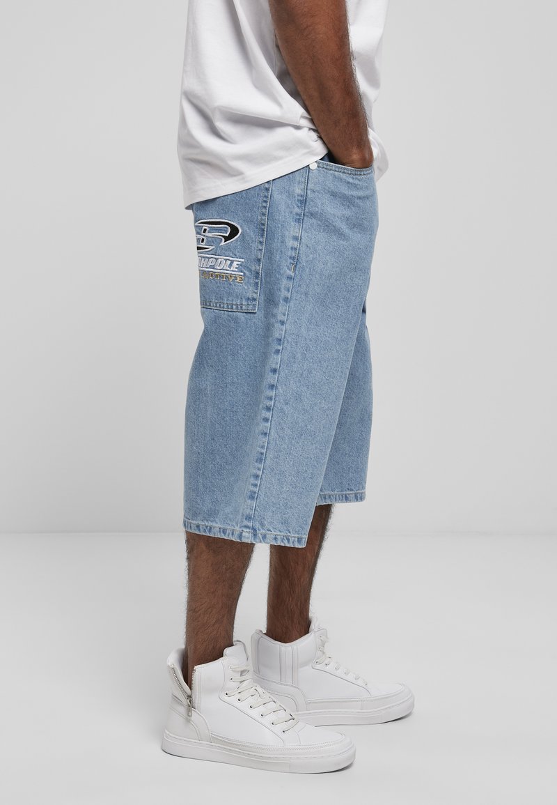 Herren Chino Shorts | Southpole TAPE Jeans Shorts mid blue/blau - CU37637 Herren Chino Shorts | Southpole TAPE Jeans Shorts mid blue/blau - CU37637