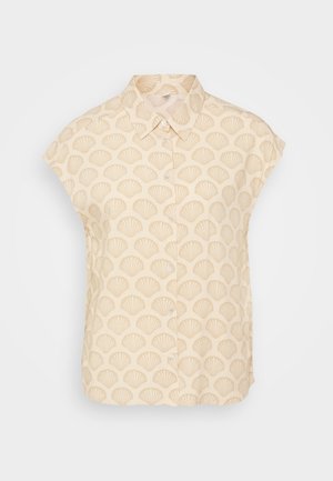 Svetlo bež srajca z vzorcem školjk, kratkimi rokavi, ovratnikom in gumbi spredaj. Narejena iz mehkega, strukturiranega materiala.