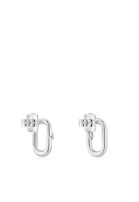 Orecchini a hoops argentati con una finitura liscia e lucida. Presentano un'elegante accentuazione floreale alla chiusura e un design contemporaneo a forma di U.