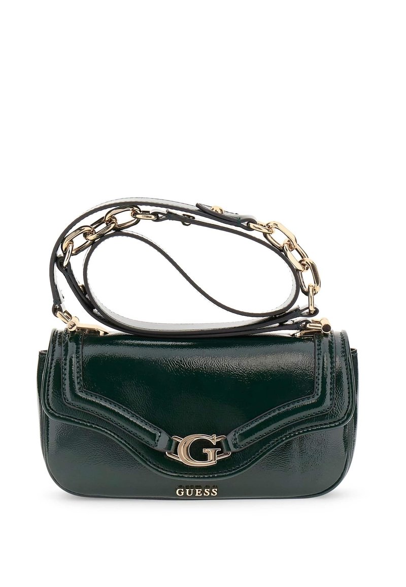 Bolso cruzado de charol verde con cadena de tono dorado, detalles curvados y logo "G" grabado en la parte frontal.