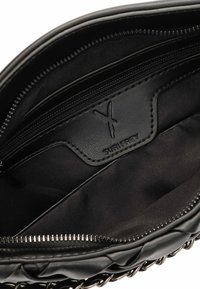 SURI FREY Borsa a tracolla - black