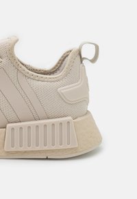 adidas Originals NMD R1 - Tenisice - alumina/core black