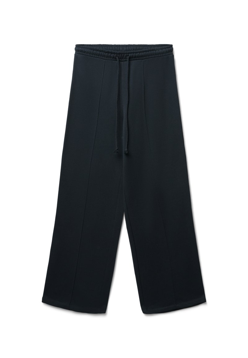 Pantaloni neri a gamba larga realizzati in tessuto morbido, con vita elastica e cordino, caratterizzati da dettagli a cucitura verticale per un aspetto curato.