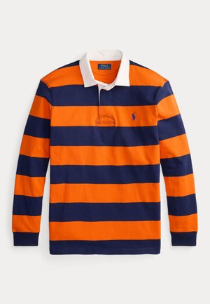 Langermet poloskjorte med vekslende oransje og marineblå striper, hvit krage, brodert logo på brystet og bomullsstoff.